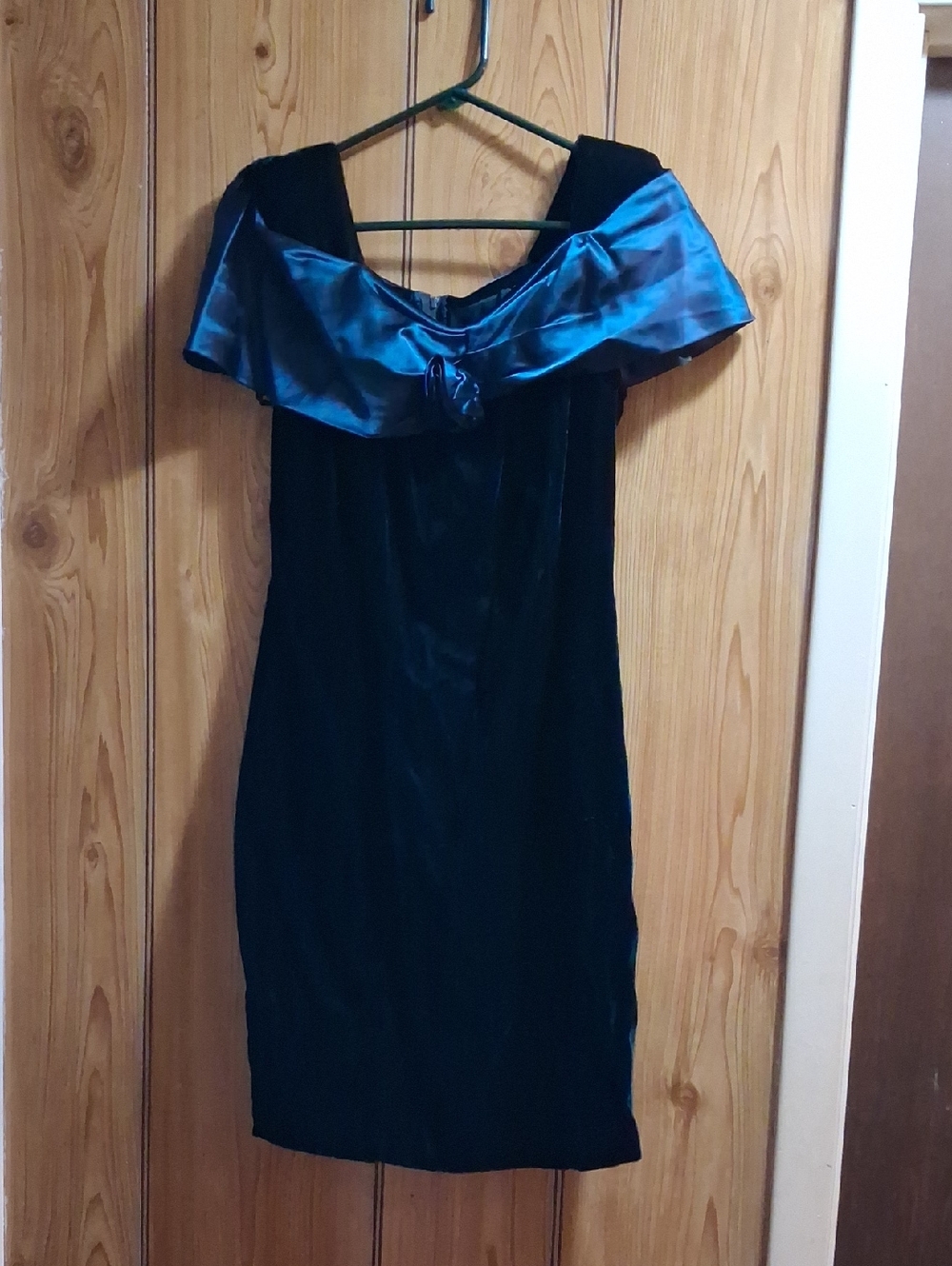 One-Shoulder Teal Velvet Cocktail Dress with Satin Trim
